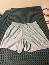 Vuori mens athletic shorts size small 