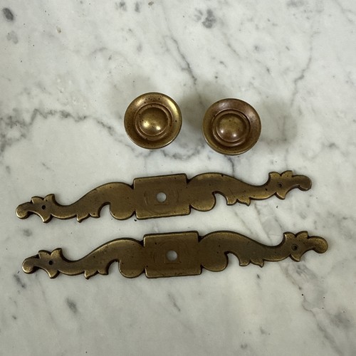 2 Keeler Period Brass 6 In Decorative Knob Backplate A9837 with Knobs