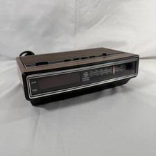 VTG General Electric 7-4625F Digital Alarm Clock Radio AM/FM Walnut Grain -Works