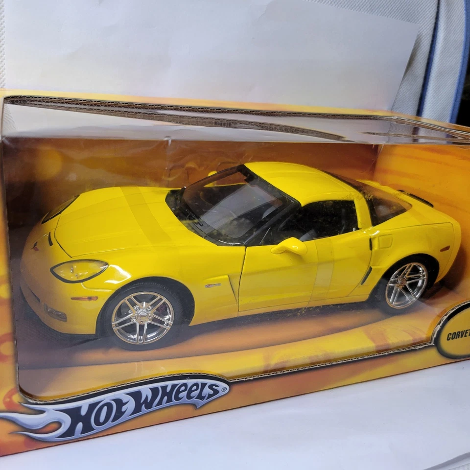 Hot Wheels Corvette Z06 Escala 1:18 Colección Metal Exclusiva Caja Sellada Amarilla Foto 2 de 4