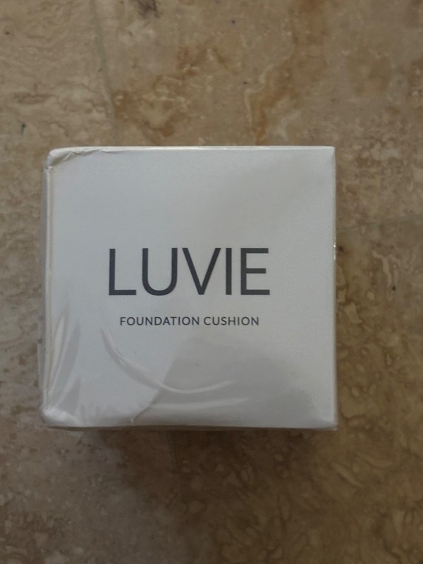 LUVIE Foundation Cushion WARM SEALED New White Complexion Moisturizing 01/2031