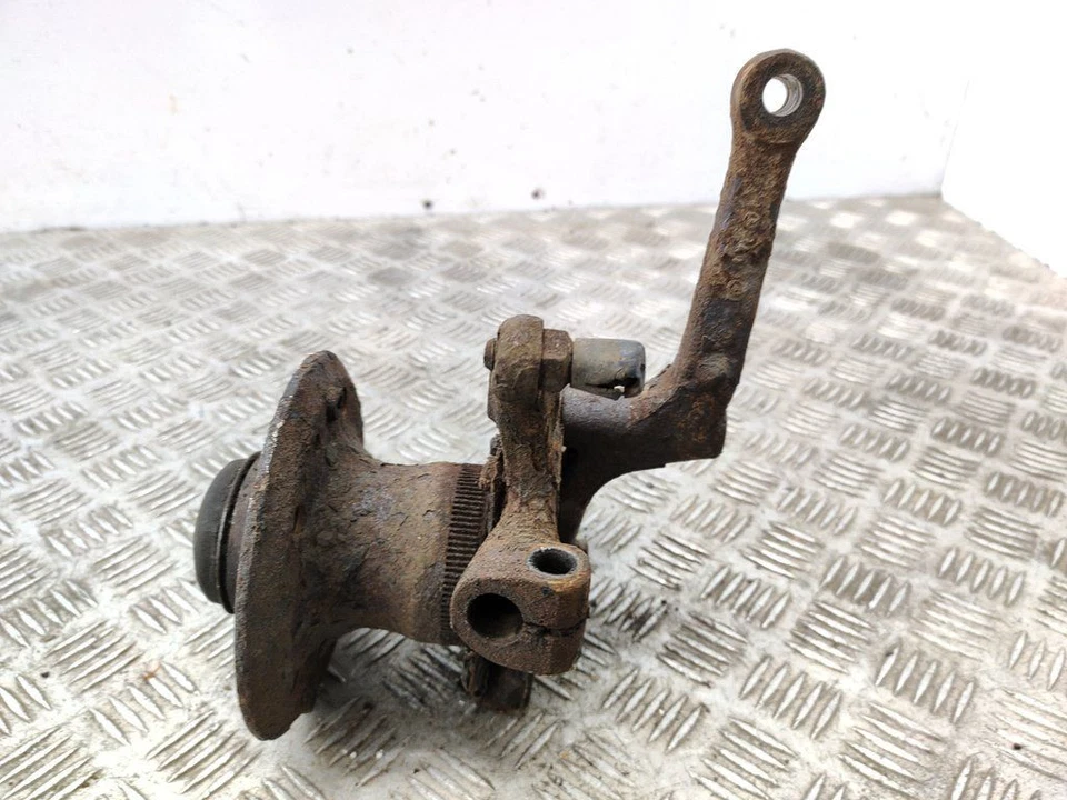 Mozzo Della Ruota Anteriore Sinistra Mercedes-Benz W124 E250 83kW Diesel 1995 Foto 4 de 4