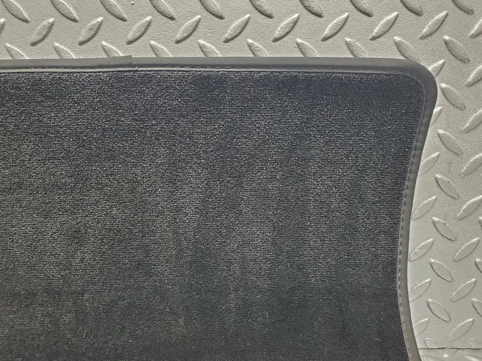 ⚙47757⚙ Alfombrilla delantera izquierda mercedes-benz r230 350sl cupé A0009982077 Foto 3 de 4