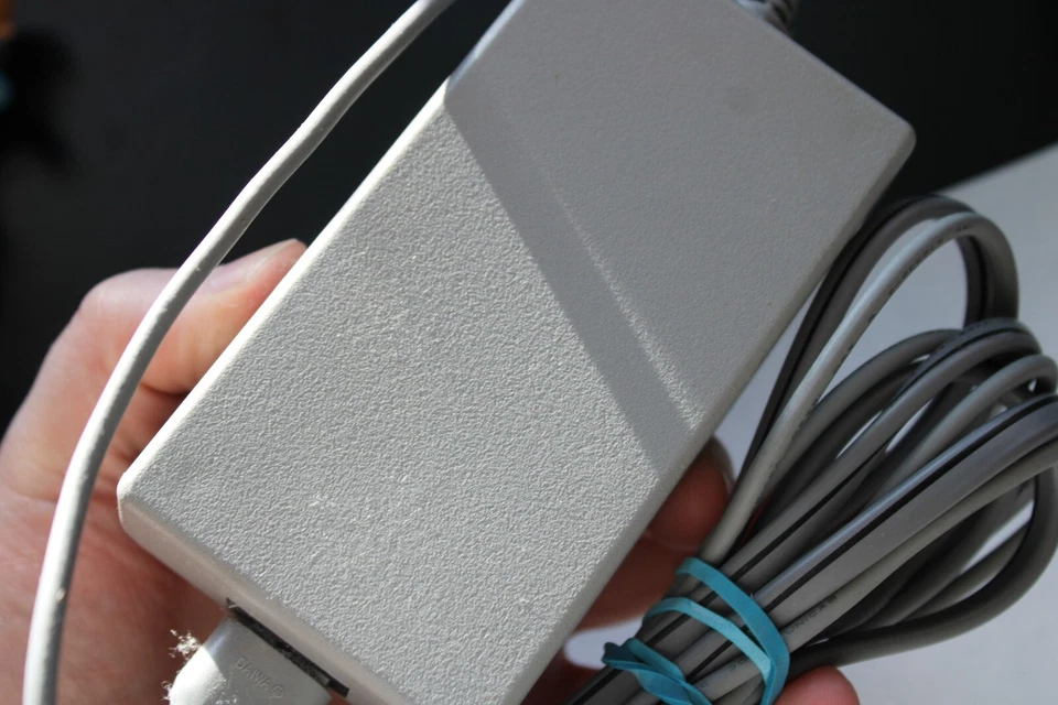 Sharp UADP-0228CEPZ 12V 3.2A Power Supply AC Adapter LC15M4U LC13B2U LC15B2U - Image 4 of 4