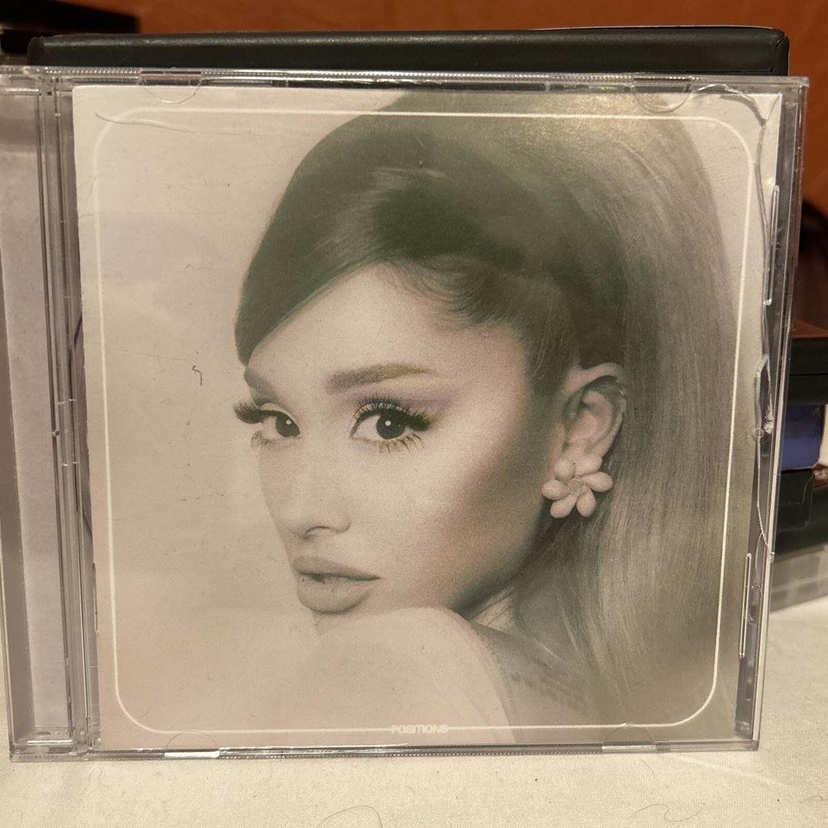 アリアナ・グランデ　Positions　直筆サイン入りCD Ariana Grande】Positions アリアナ・グランデ ポジションズ