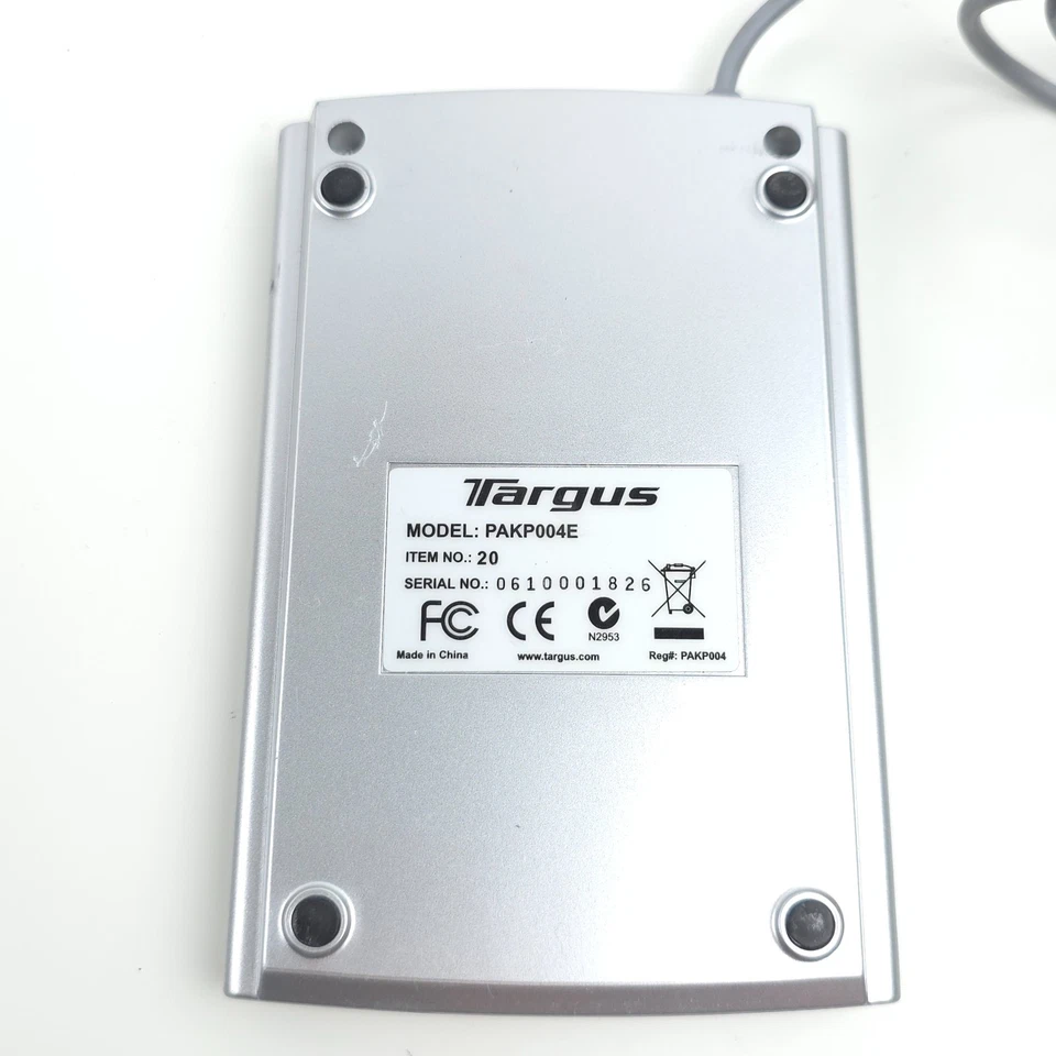 TARGUS Numeric Keypad Wired USB - (PAKP004) - Silver - Working - 2 port hub - Image 4 of 4