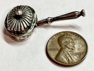 Miniature vintage dollhouse sterling silver toasted  cheese dish w long handle