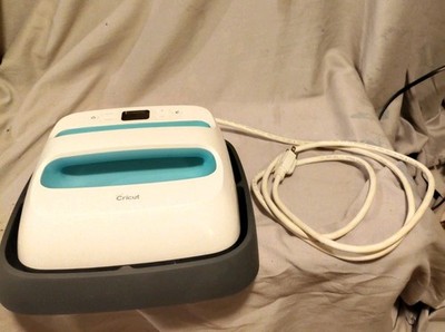Cricut EasyPress 9x9 Heat Press Machine CHP1800 Sky Blue Iron-On Vinyl 