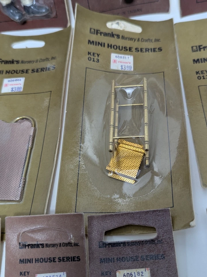 Lote Escala 1/12 y Accesorios para Casas de Muñecas Miniatura (27 artículos) Nuevo Precintado Foto 3 de 4