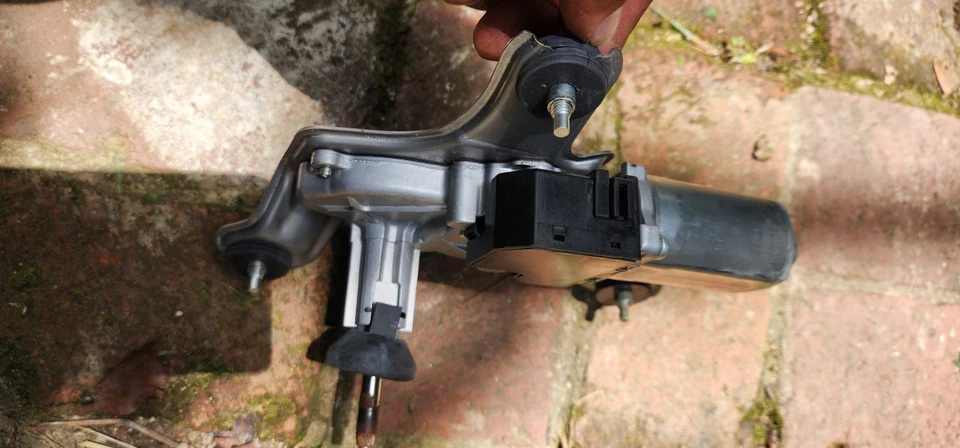 Motor limpiaparabrisas trasero Toyota Highlander 2001-2007 OEM 8513048020 Foto 2 de 4