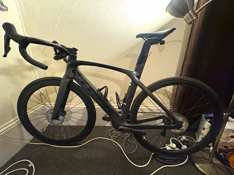 Trek Madone SLR 2021 Carbon Road Bike 54cm 700C Ultegra Hyd Disc Black