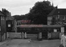 PHOTO  KNARESBOROUGH RAILWAY  STATION 7.38AM YORK   LEEDS UNIT DRAWING AWAY. ONL