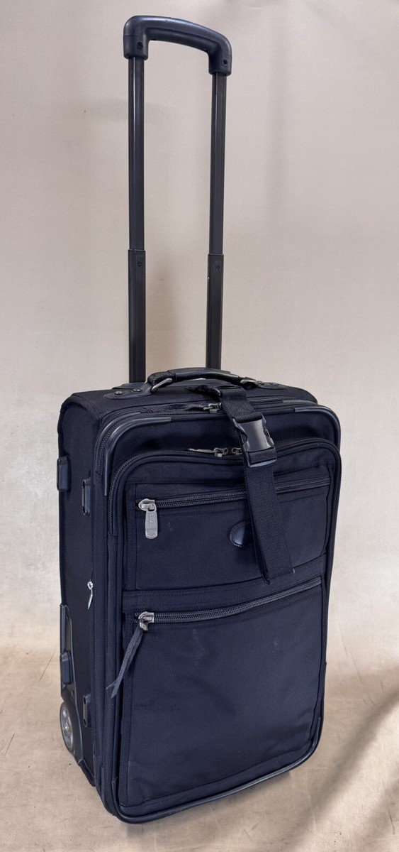 Kirkland Signature 22” Upright Expandable Wheeled CarryOn Kirkland Signature 22” Upright Expandable Wheeled CarryOn