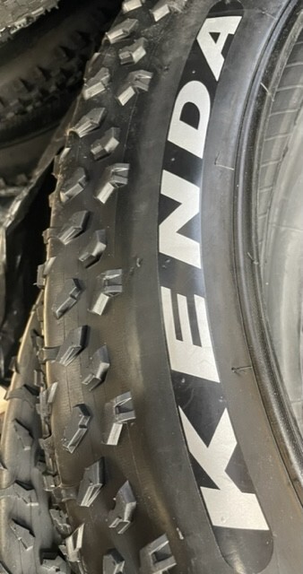 Kenda Krusade 20x4.0 Fat Tire – Wire Bead E-Bike Tire
