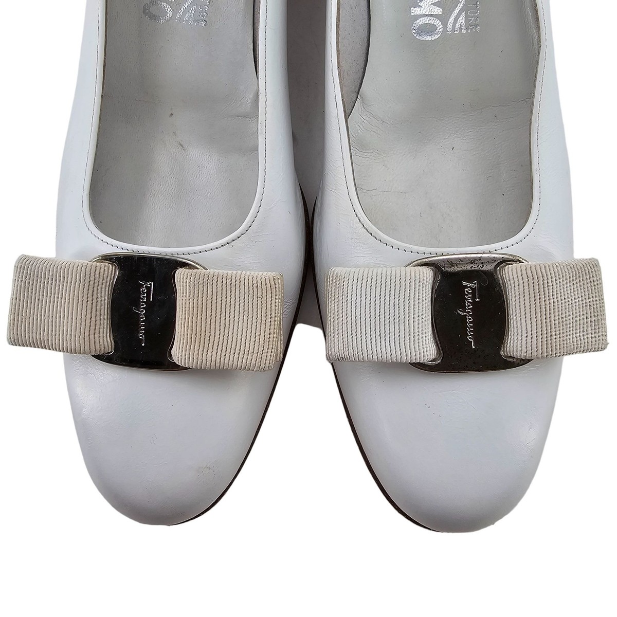 Vintage Salvatore Ferragamo Italy White Leather Vara Bow Pumps