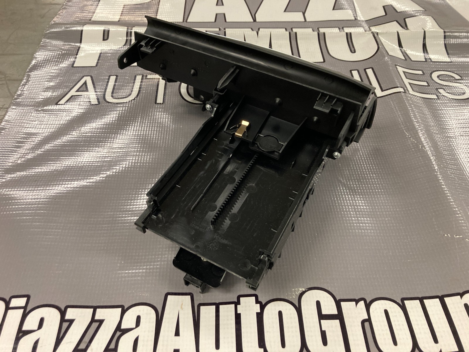 OEM Maserati Phone Compartment, Black, Ghibli, Quattroporte, 670066186