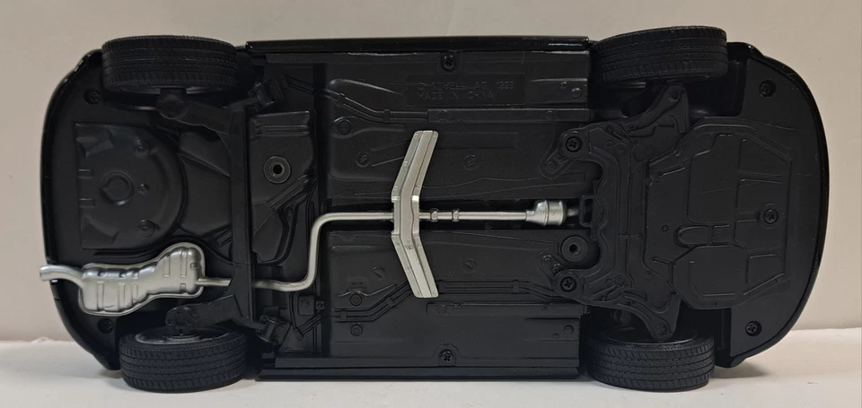 Revell 1:18 Diecast Black 1998 Audi TT Coupe DISCONTINUED - Image 3 of 3