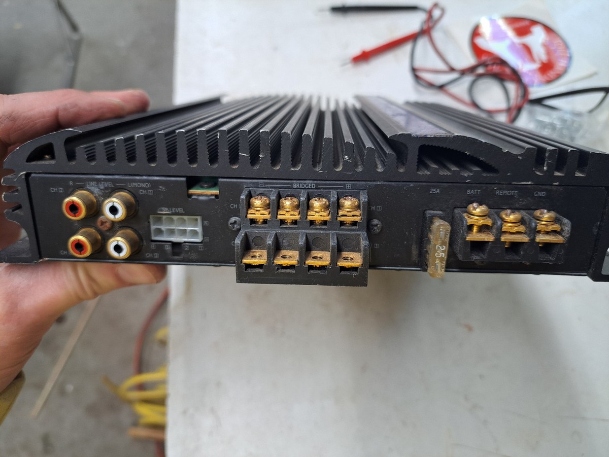 Alpine 3527V amplifier, 