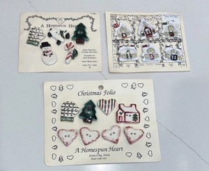 Homespun Heart  Hand Painted Ceramic Buttons Lot 19 Christmas