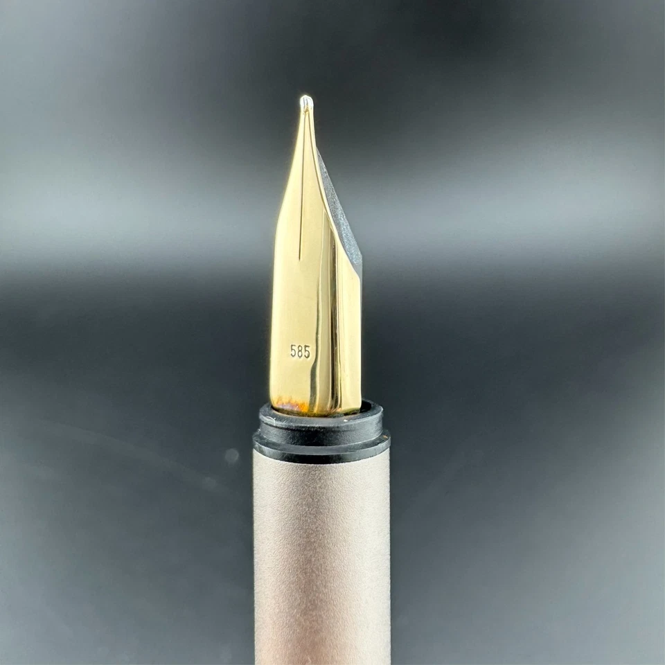 Pluma Estilográfica Montblanc Noblesse Acero Cepillado 1ª Generación Oro 14K Extra Fino Plumín Foto 3 de 4