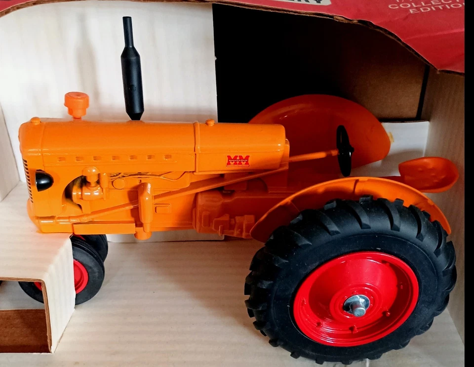 Spec Cast Liberty Classics 1/16 Minneapolis Moline U Toy Tractor - SCT-118 NEW - Image 2 of 4