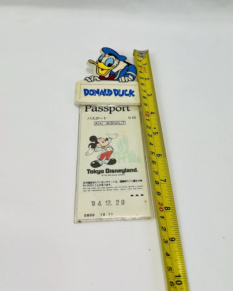 东京迪士尼乐园日本成人护照票和唐老鸭徽章夹迪士尼 — 第 3/3 张图片