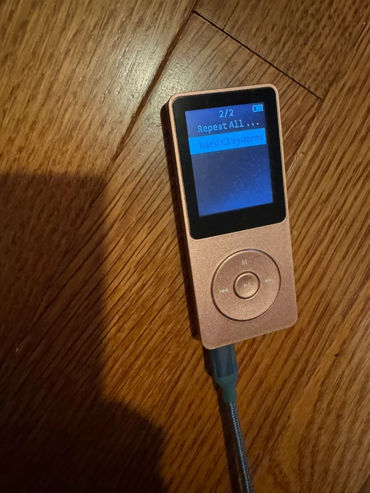 AGPTEK A02 8GB MP3 Player, 70 Hours Playback Lossless Sound Music Player ***Read - Image 2 of 4