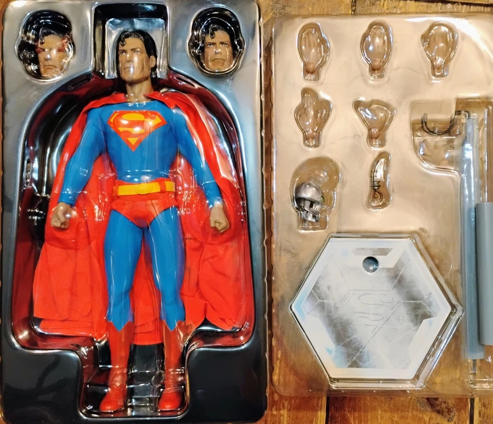 Boneco de ação SIDESHOW SUPERMAN DC COMICS ESCALA 1/6 12 POL - Imagem 2 de 4