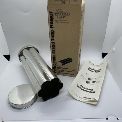 THE PAMPERED CHEF Valtrompia Bread Tube Flower #1550 with recipe booklet/box