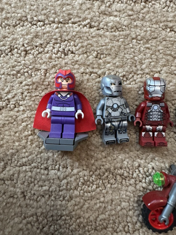Lote Surtido de Minifiguras LEGO Marvel Ironman Magneto Capitán América Foto 2 de 4