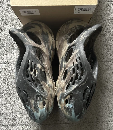 Taglia 10 Adidas Yeezy MX Cinder