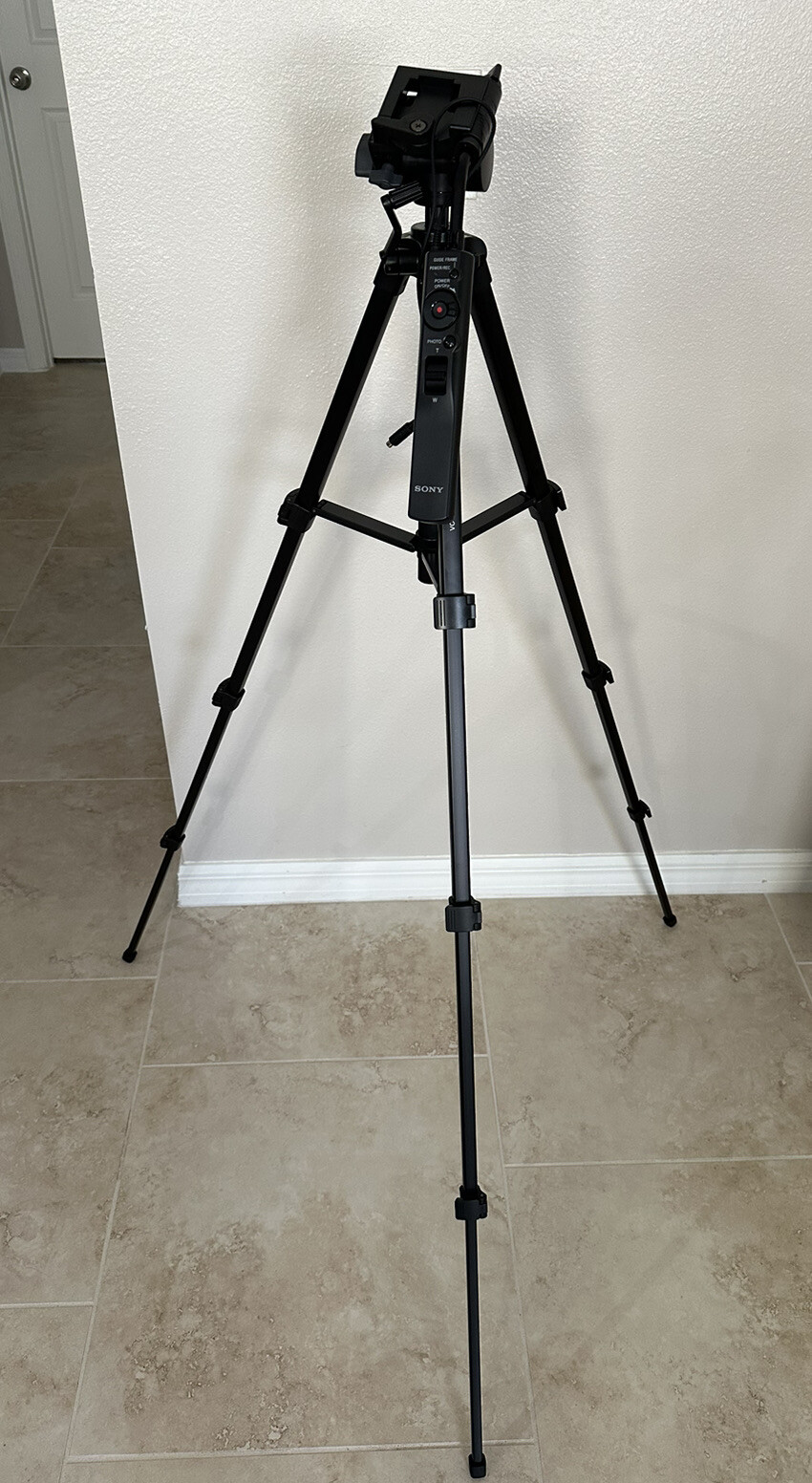 Sony Handycam Remote Control Tripod Multifunction w/ Carrying Case VCT-60AV