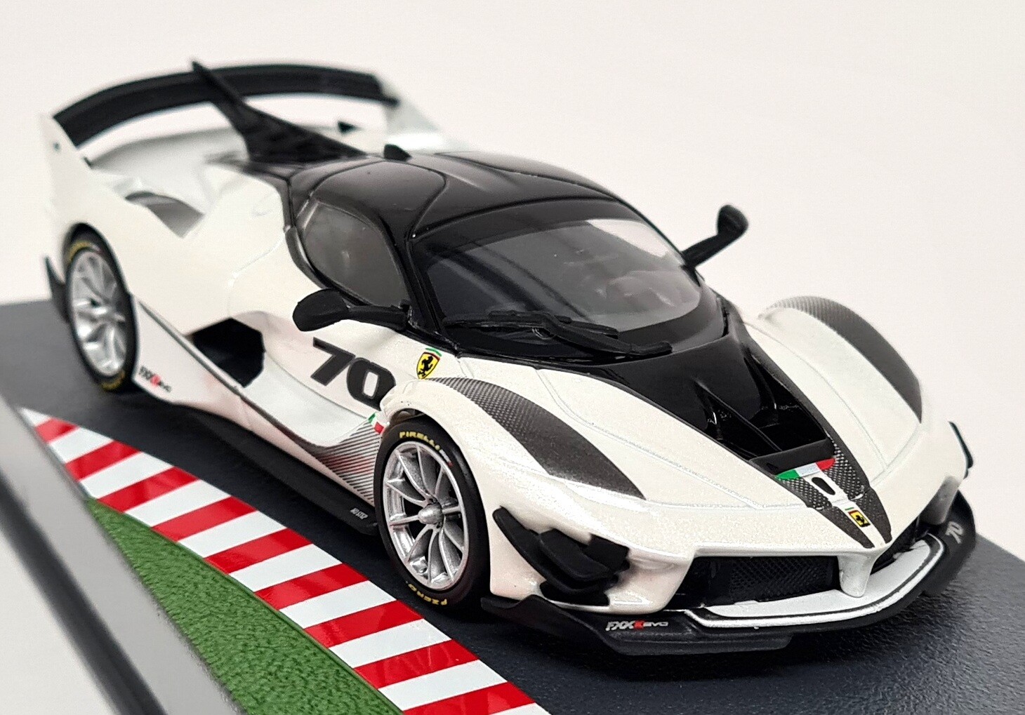 Altaya 1/43 - Ferrari FXX K Evo 2017 White Diecast Scale Model Race Car