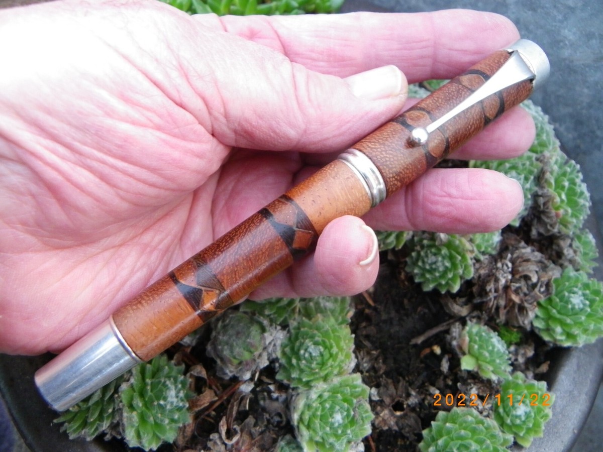 Stylo Plume Laban Exceptionnel - Corps En Cuir D'autruche, Plaqué Or - Neuf, Jamais Encré