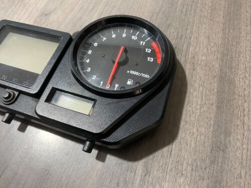 HONDA CBR 929 RR Fireblade OEM Standard Speedo Clocks (showing 30,096 miles) - Picture 2 of 18