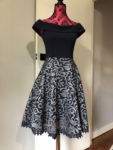 Review 8 Dress Fit Flare Navy Contrast Mesh Silver Print Collared Boat Neckline - Picture 5 of 16
