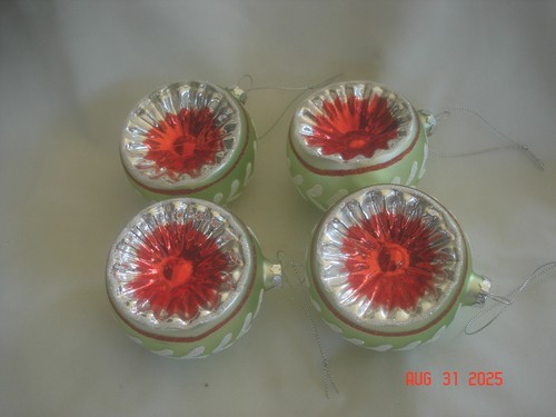 BEAUTIFUL SET 4 Vtg. LARGER INDENTED LIGHT GREEN MERCURY GLASS ORNAMENTS - Picture 8 of 9