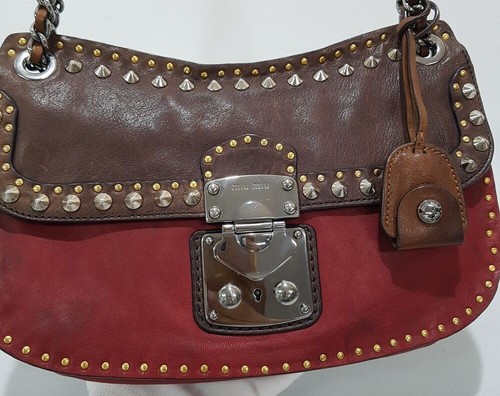 Bolso de hombro con tachuelas Miu Miu 41365627 - Imagen 2 de 10