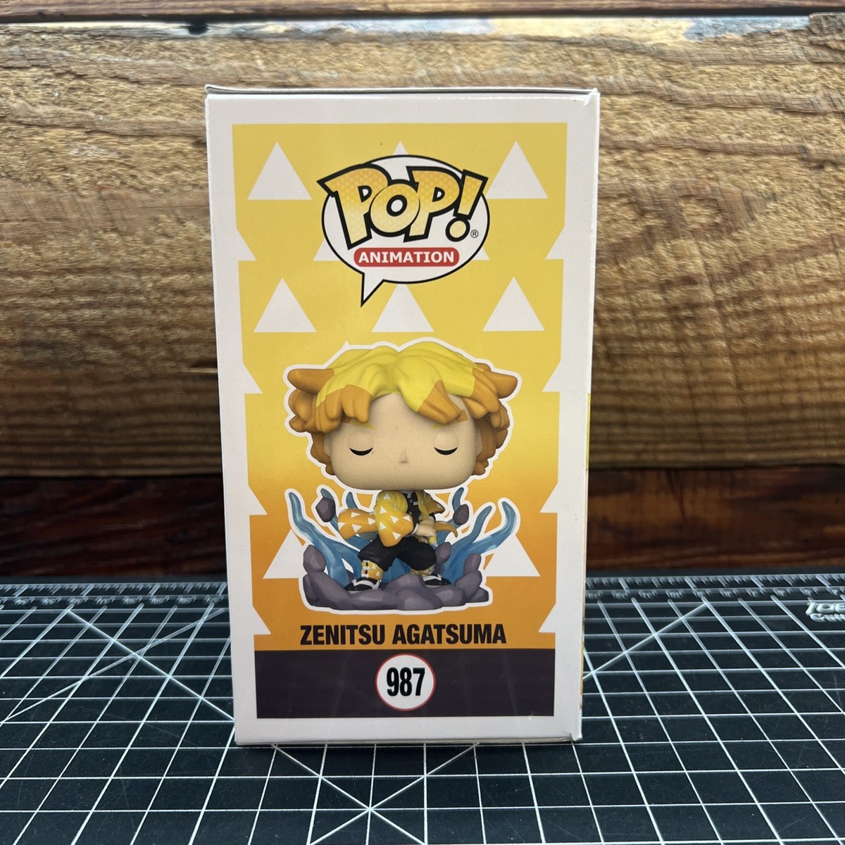 Figurine Demon Slayer Zenitsu Funko Pop! N°987 - Convention Exclusive 2021 - Funimation