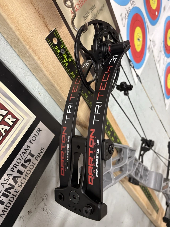 Darton Tritech 31 Right Hand 70 lbs Stone Riser w/Black Limbs - Image 2 of 4