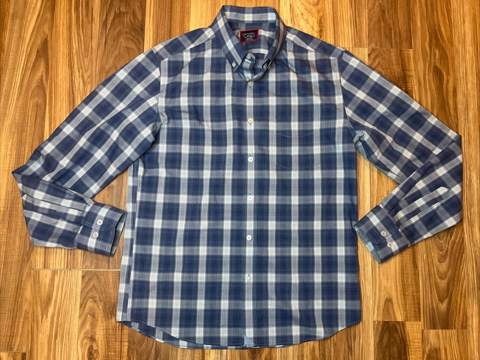 Untuckit Shirt Men M Button Down Navy Blue Wrinkle Free Long Sleeve Plaid