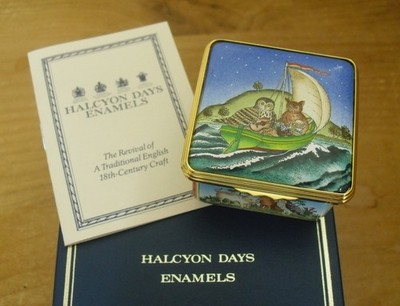 Halcyon Days ''The Owl & The Pussycat'' Emaille Box - 2 1/8'' (5,5 cm)