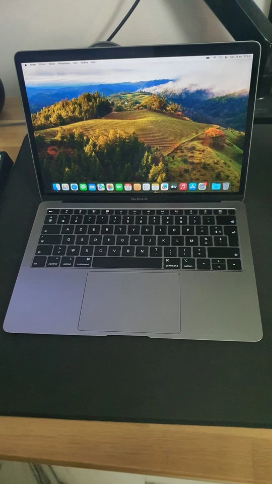 Apple MacBook Air 13" 2018 · i5 · 8GB · 128GB, photo 1 sur 5