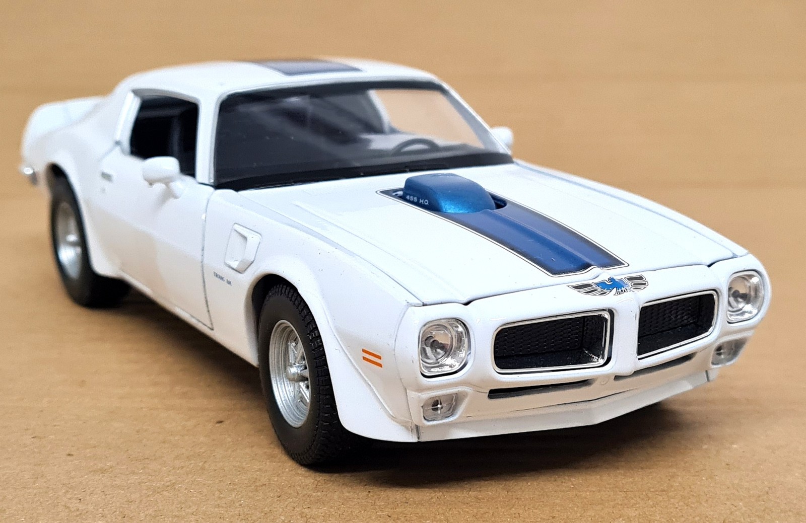 Nex 1/24 - Pontiac Firebird Trans Am 1972 White / Blue Diecast Scale model car