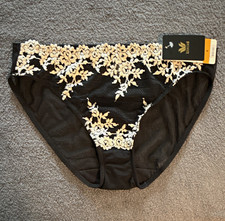 Wacoal Embrace Lace Bikini Panties S Black/Ivory Floral Lace 64391