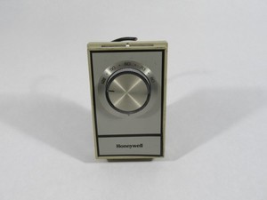 Honeywell T498A1810 Line Voltage Non Programmable Thermostat 40-80Deg F USED