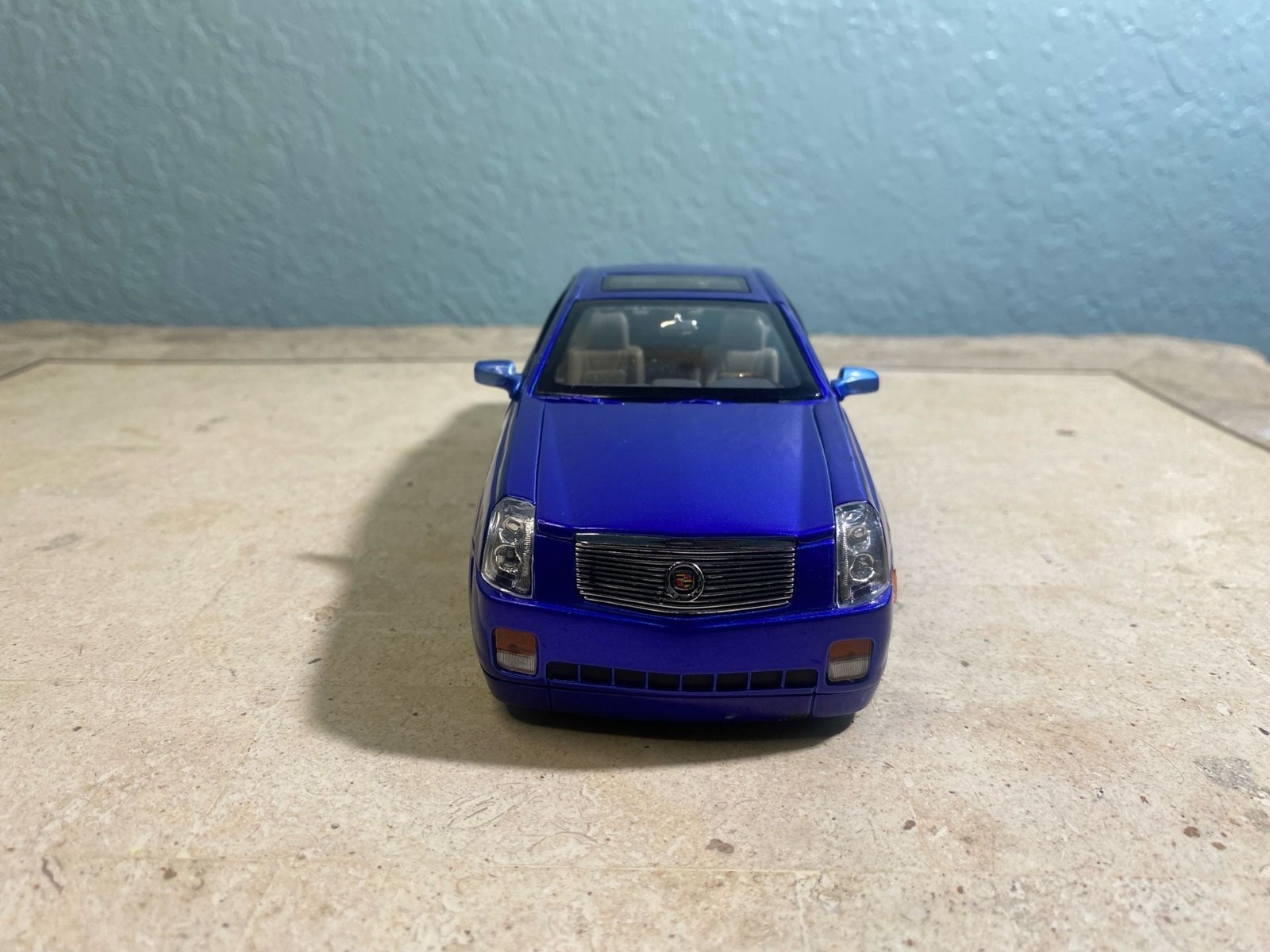 Jada Toys DUB City 2002 Cadillac CTS 1:24 Scale Die-Cast Model Car Blue