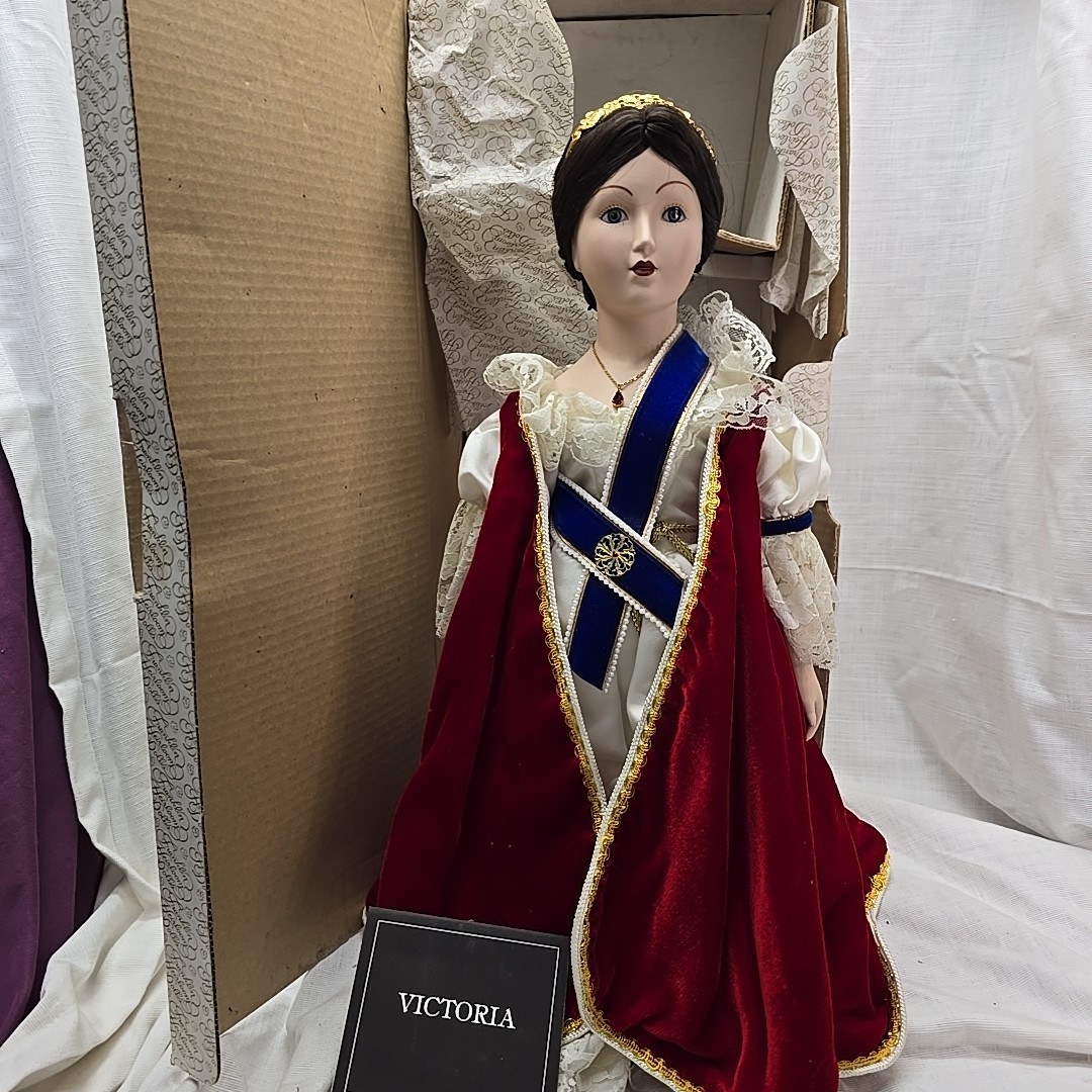 コレクション VICTORIA REGINA Victoria Regina – Moons Rare Books