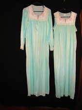 Vintage Green Embroidered Lace Trim Night Gown and Robe  Peignoir Set