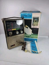 READ! Vintage Four Star Solid State Instant Sound AM/FM Sports Radio In Box